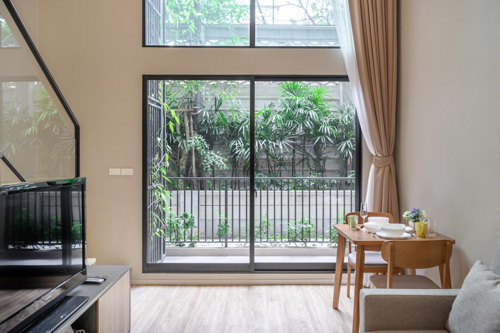 Blossom Sathorn By Plearn Lägenhet Bangkok Rum bild
